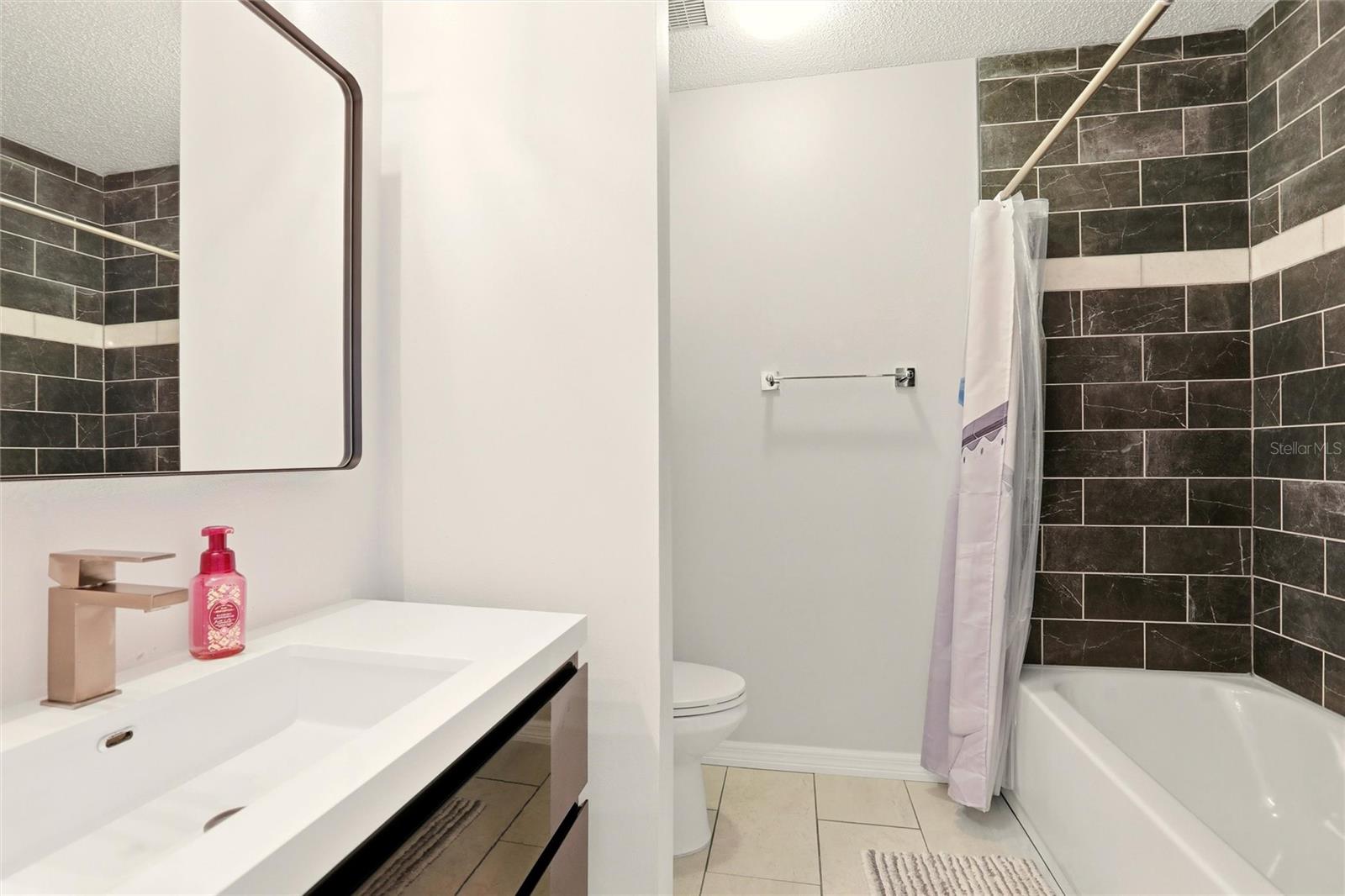 VENICE EAST 3RD ADD - Residential