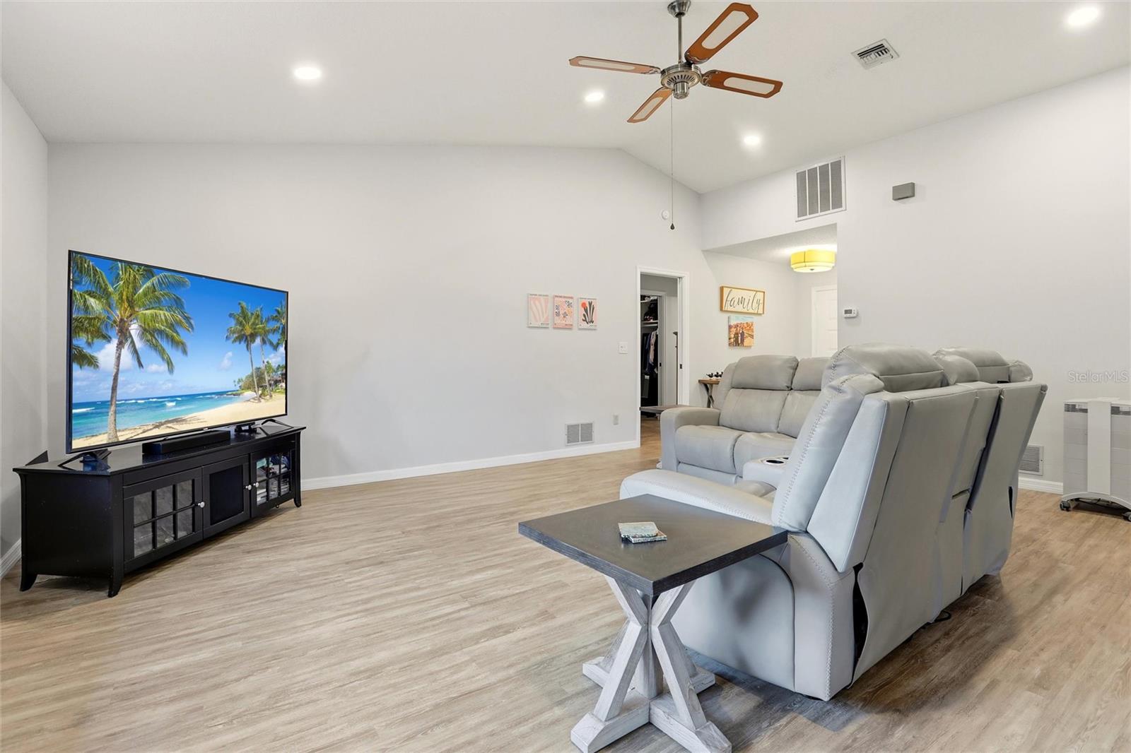 VENICE EAST 3RD ADD - Residential