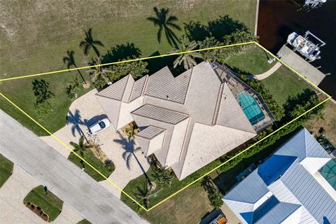 A home in PUNTA GORDA