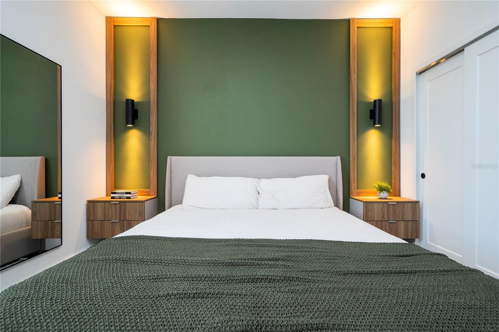 WESTSIDE CAY - Residential