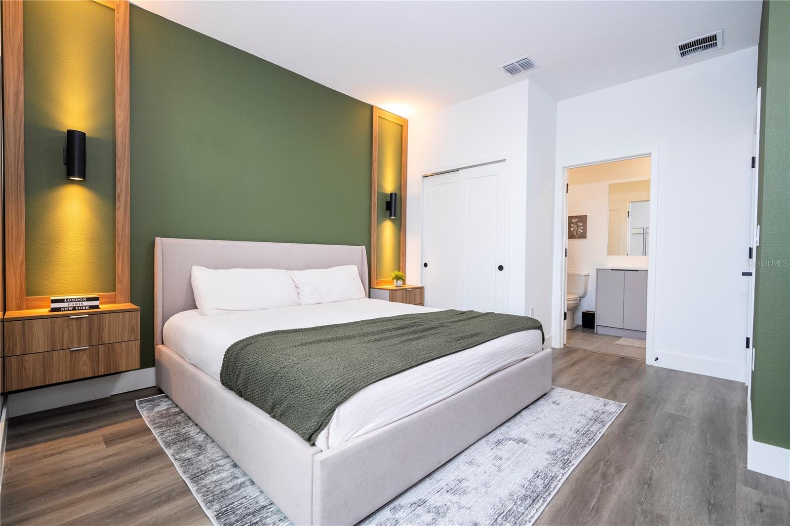 WESTSIDE CAY - Residential