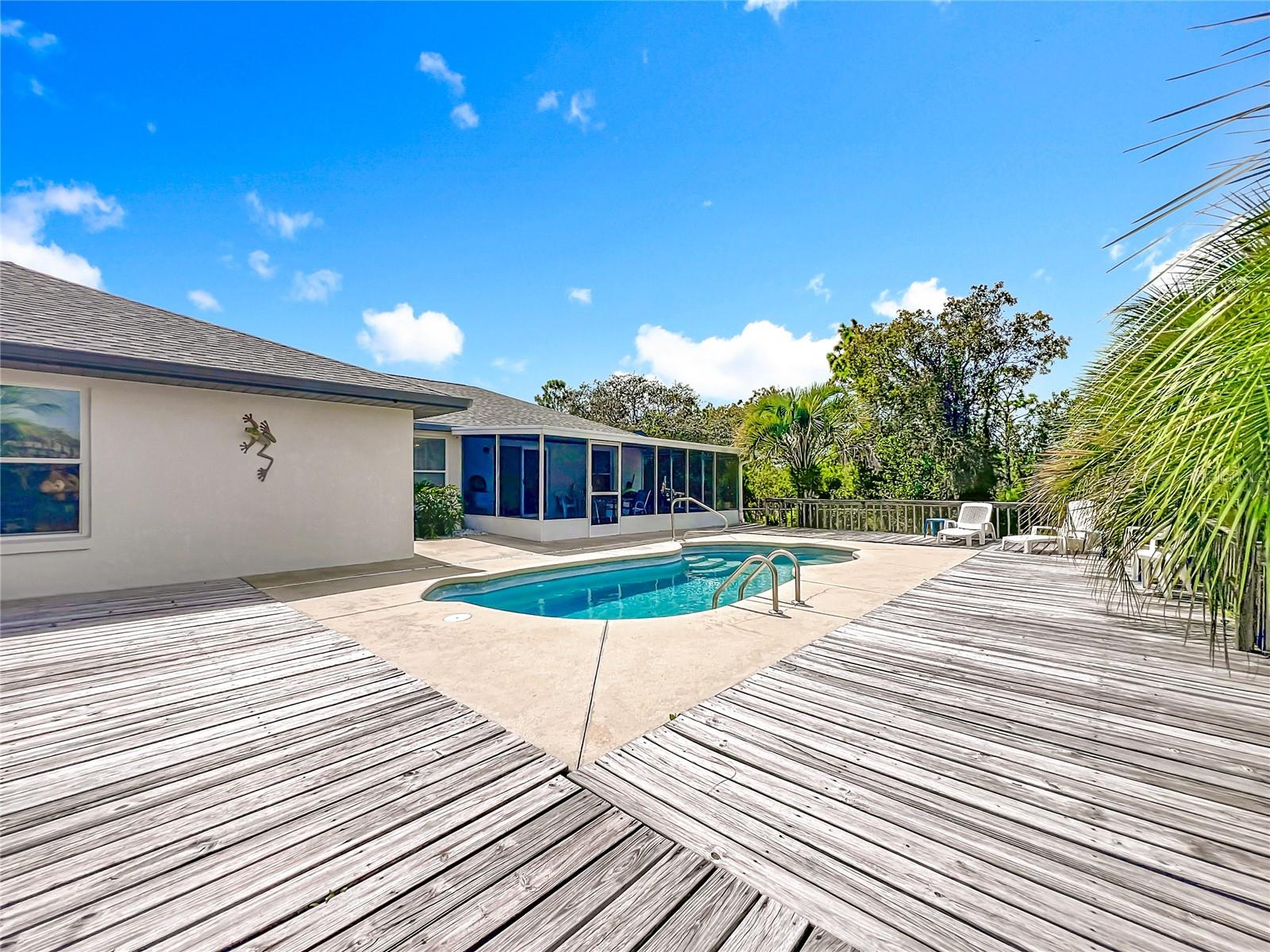 RAINBOW LAKES ESTATE - Residential