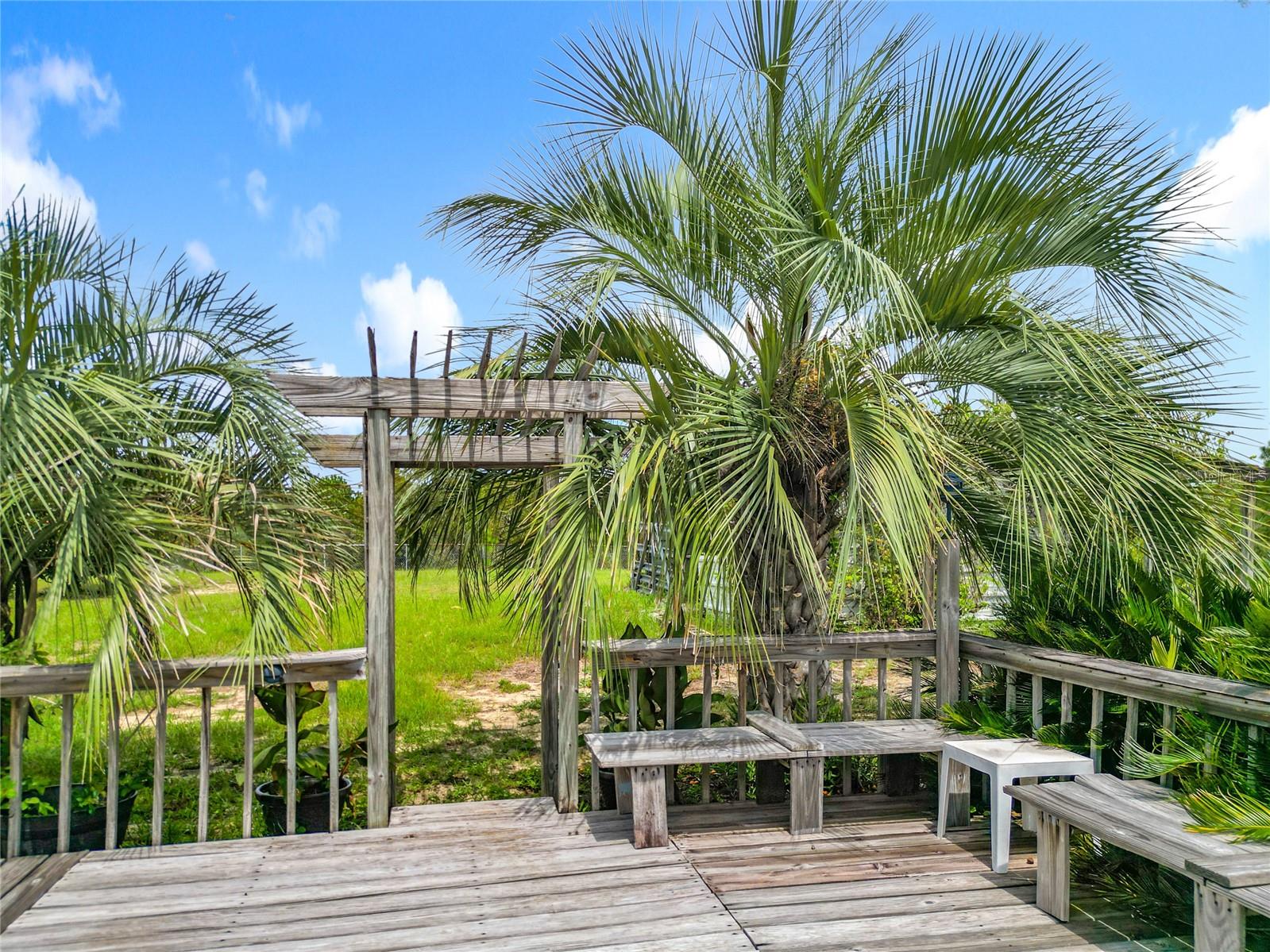 RAINBOW LAKES ESTATE - Residential