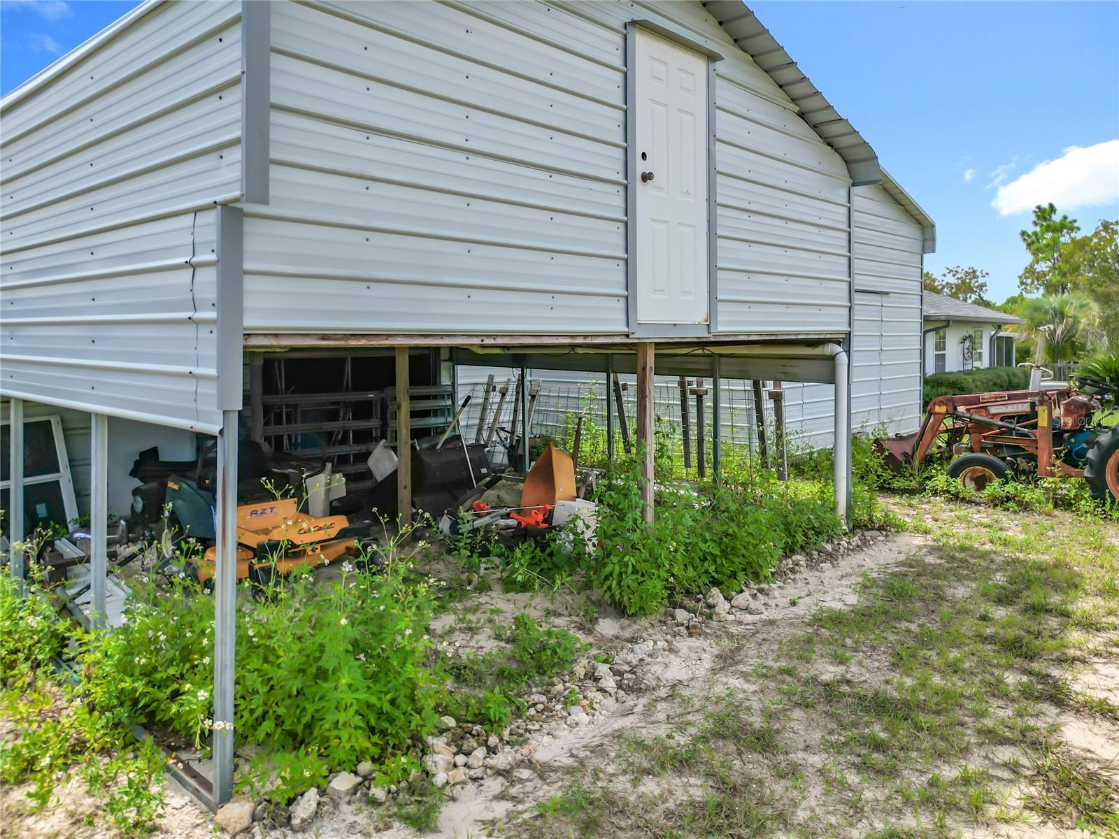 RAINBOW LAKES ESTATE - Residential