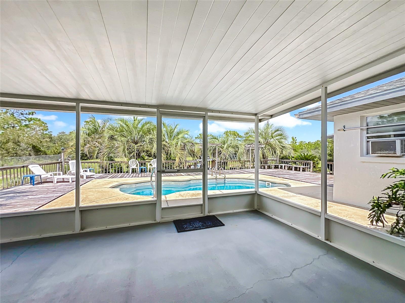 RAINBOW LAKES ESTATE - Residential