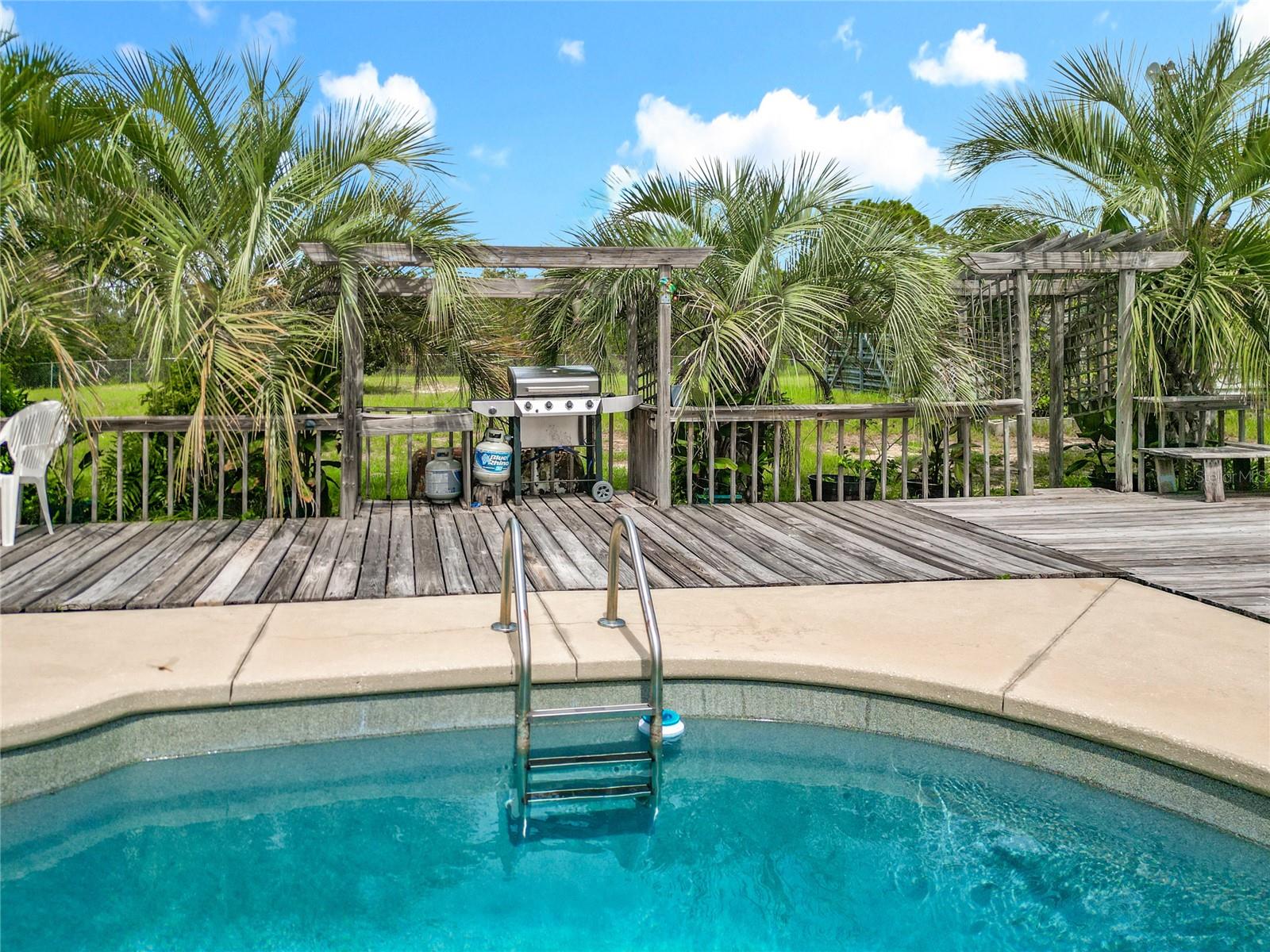 RAINBOW LAKES ESTATE - Residential
