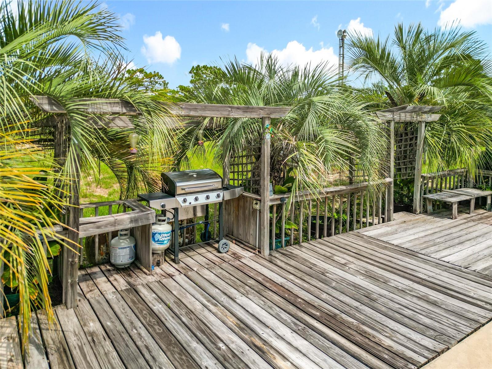 RAINBOW LAKES ESTATE - Residential