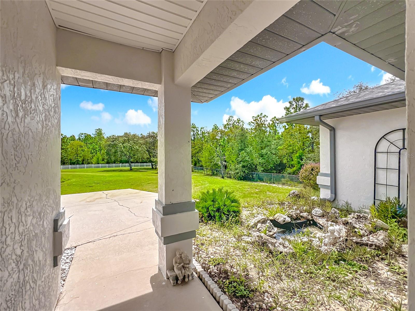 RAINBOW LAKES ESTATE - Residential