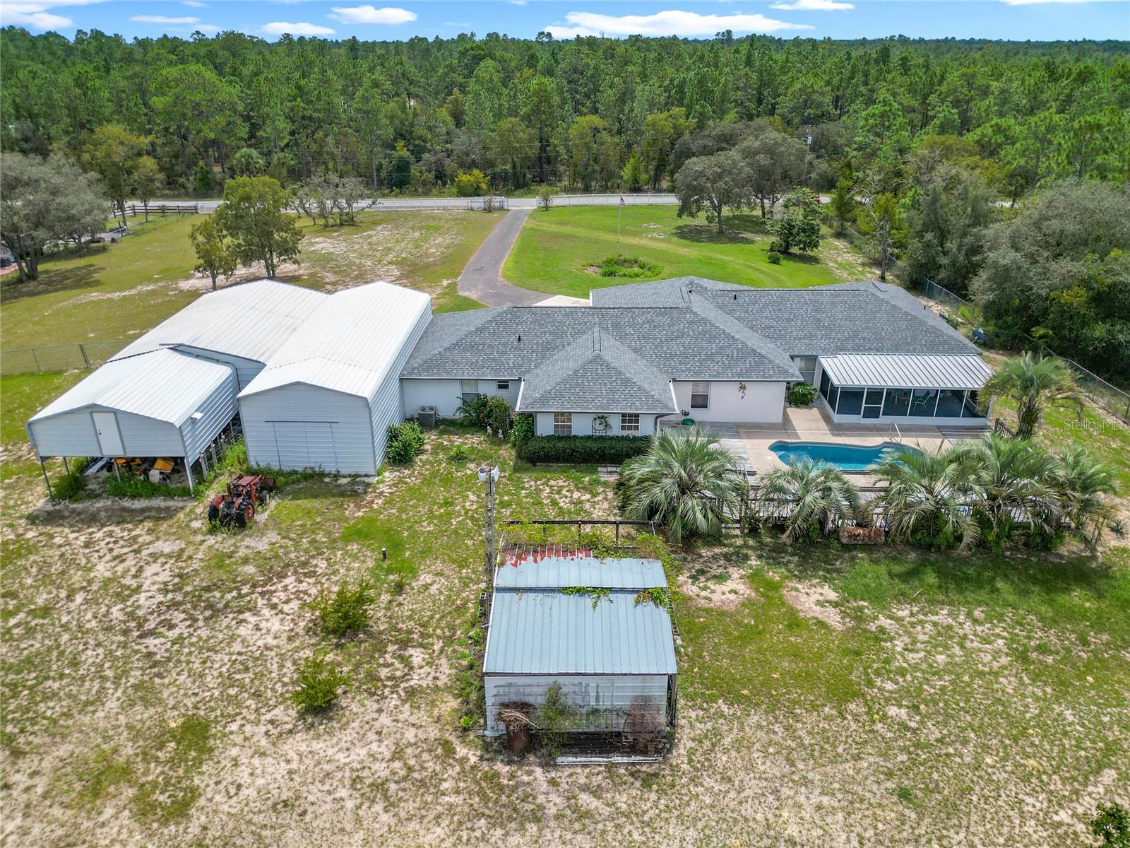 RAINBOW LAKES ESTATE - Residential