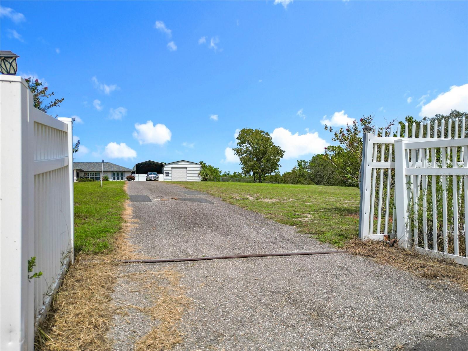 RAINBOW LAKES ESTATE - Residential