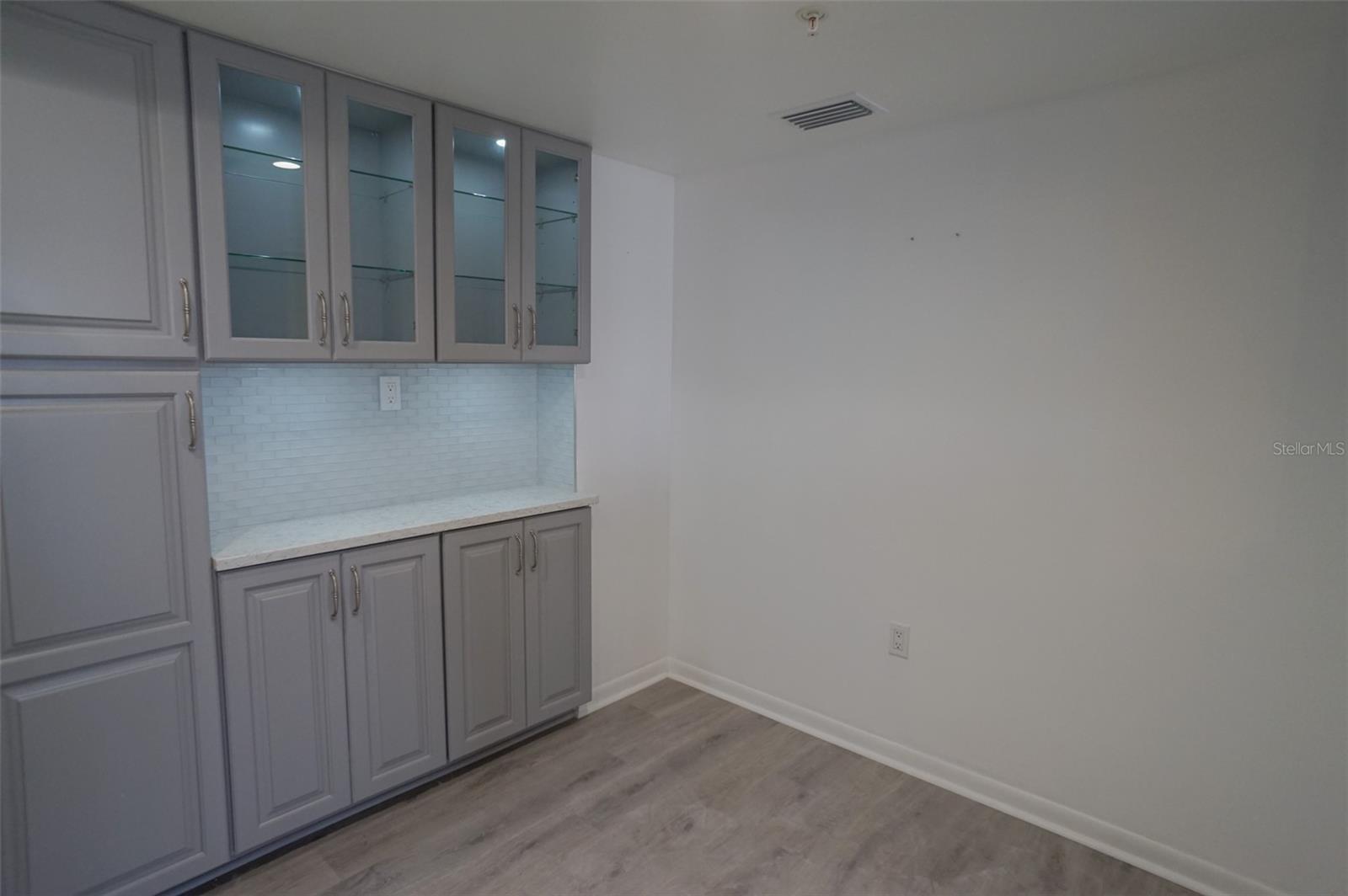 STARBOARD TOWER - Residential Lease