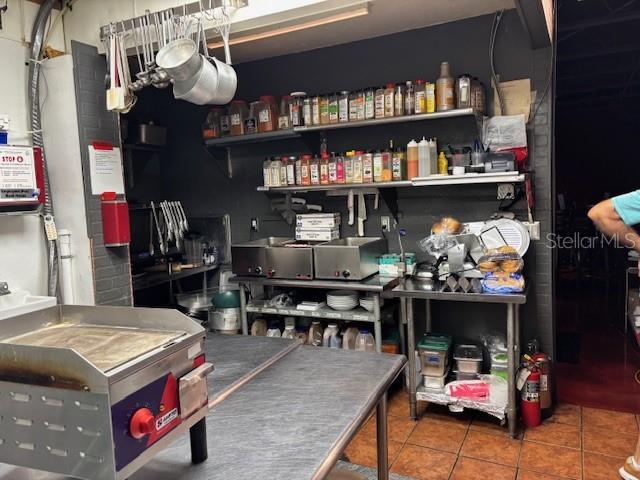 ACREAGE - Commercial Sale