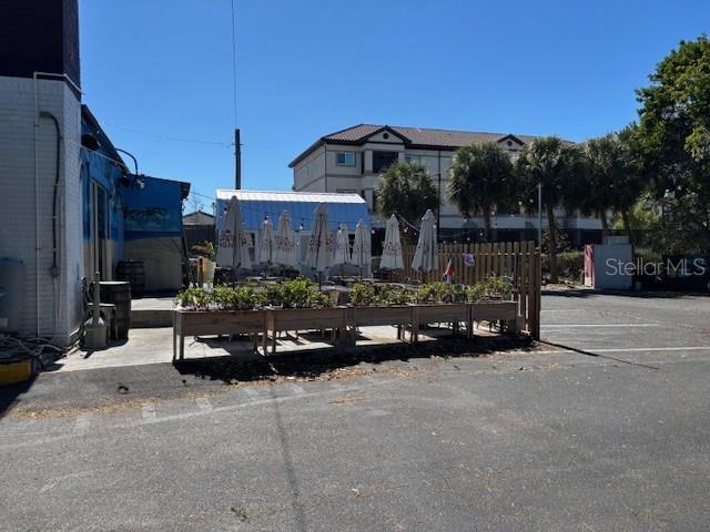 ACREAGE - Commercial Sale