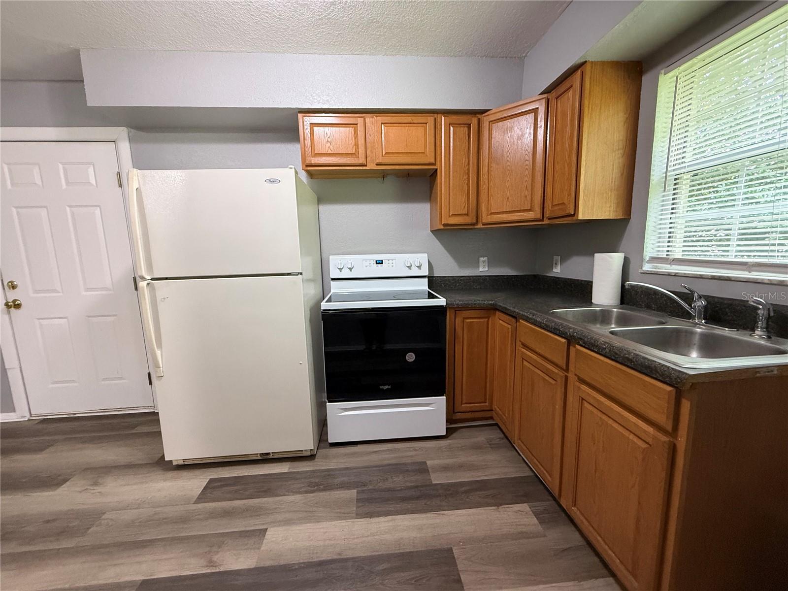 LOCKHART & SMITHS RESUB - Residential Lease