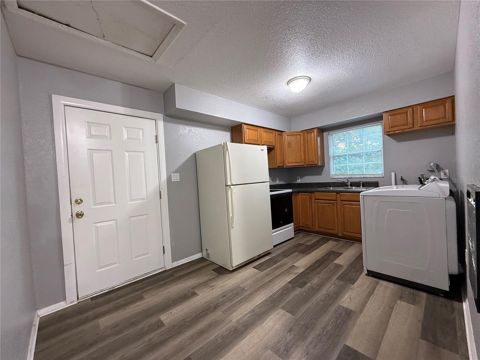 LOCKHART & SMITHS RESUB - Residential Lease