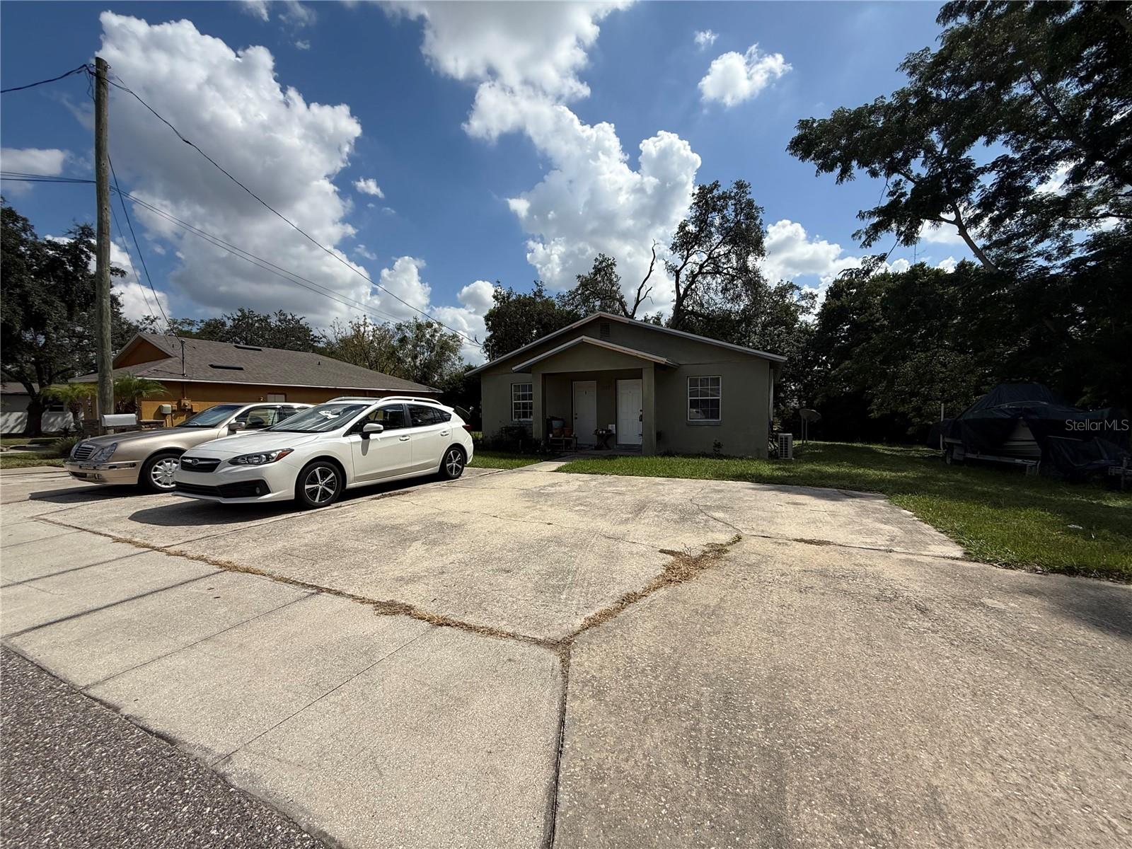 LOCKHART & SMITHS RESUB - Residential Lease