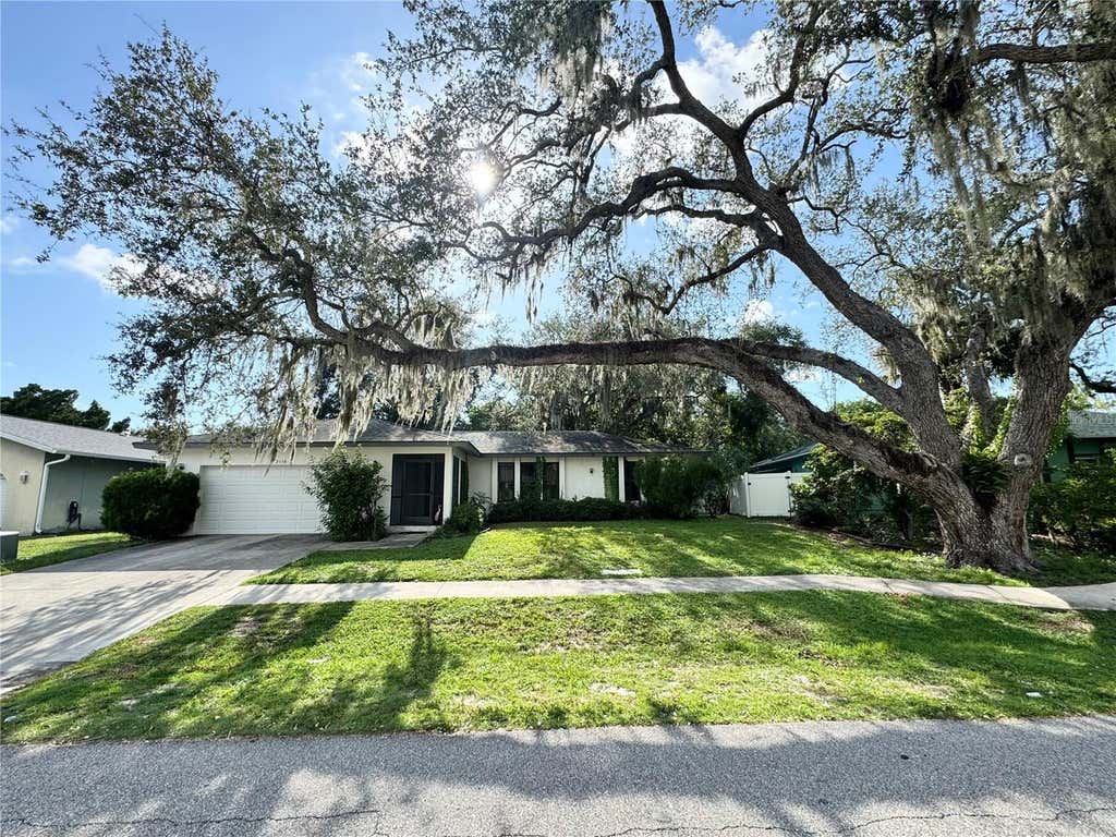 Photo of 2558 Wood Oak Dr, Sarasota, FL 34232 (MLS # A4703620)