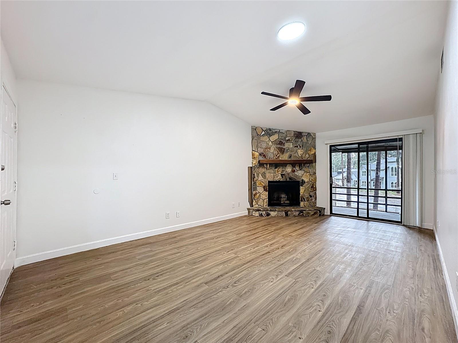 FOXHALL CONDO PH 1-3 - Residential