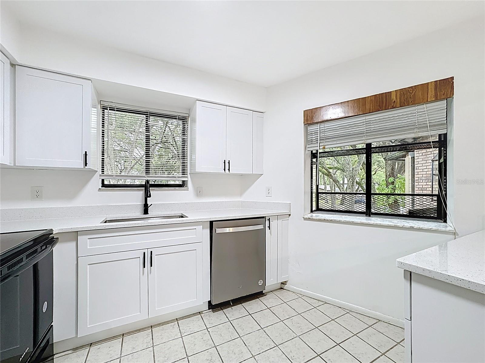 FOXHALL CONDO PH 1-3 - Residential