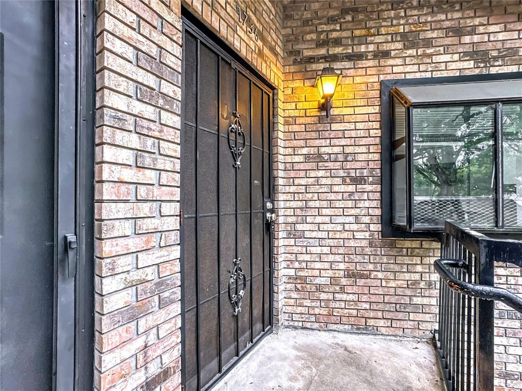 Photo of 1736 Foxhall Circle #1736, Kissimmee, FL 34741 (MLS # O6349944)