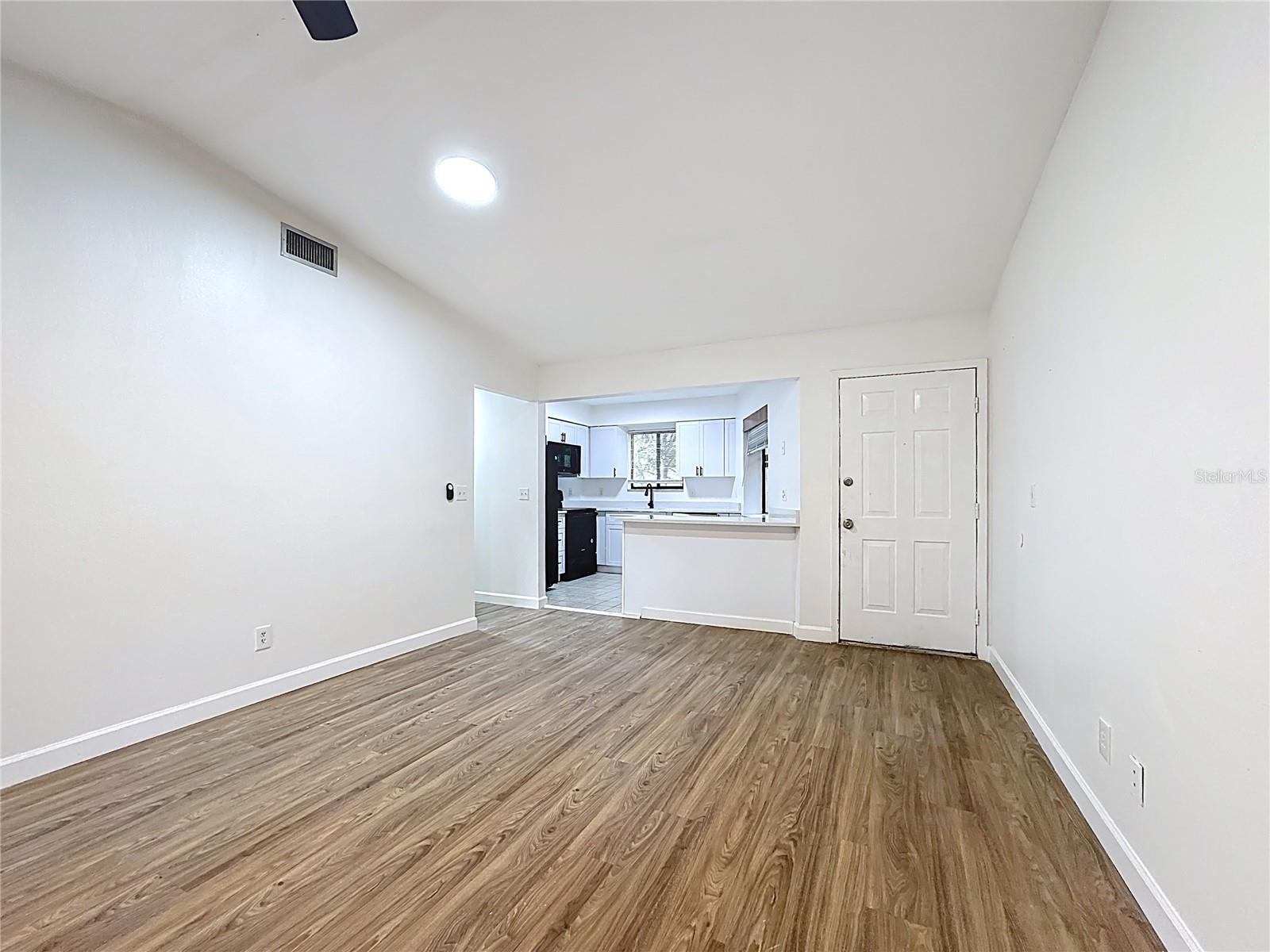 FOXHALL CONDO PH 1-3 - Residential