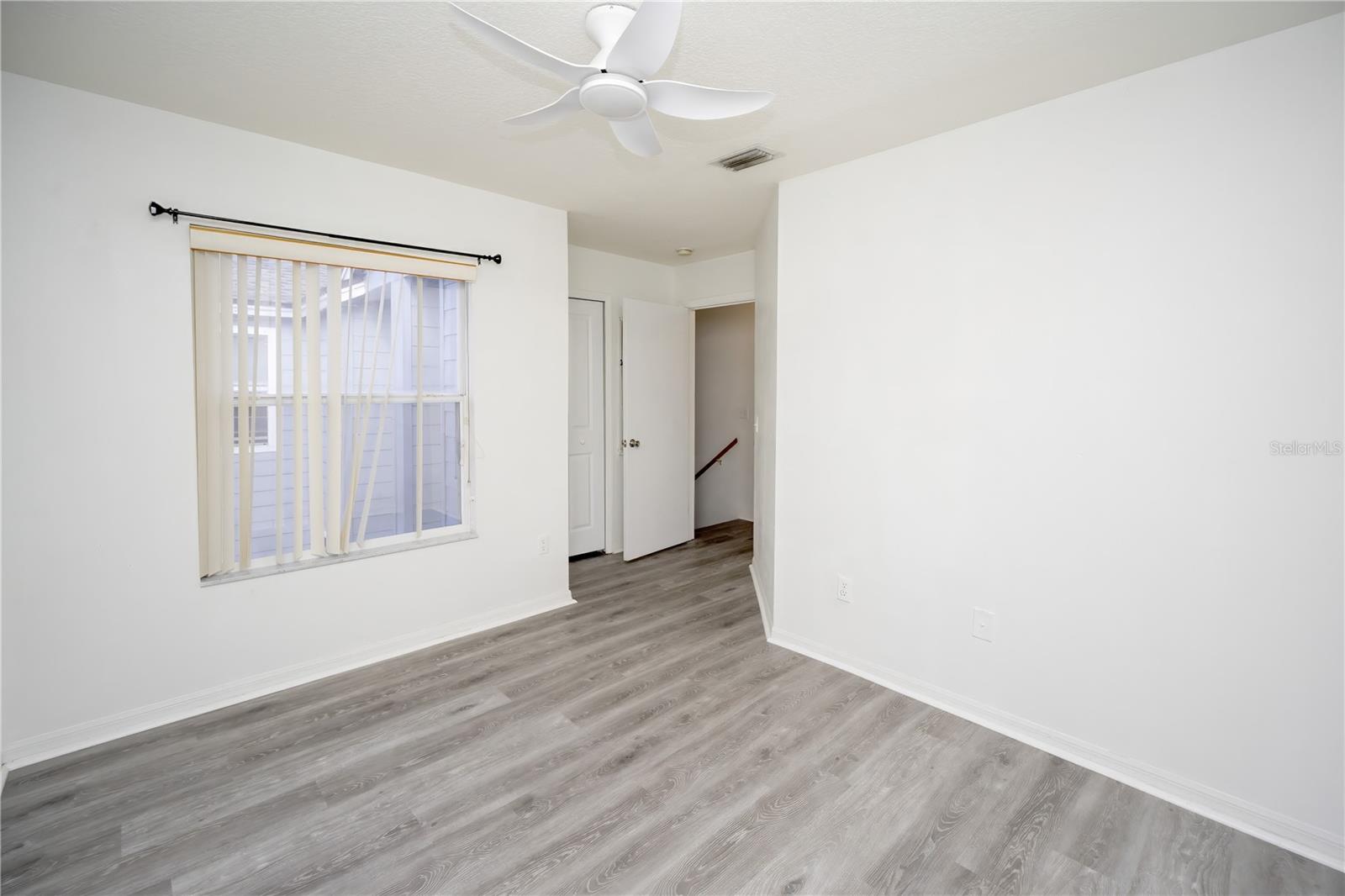 ISLAND CLUB WEST PH 02 - Residential Lease