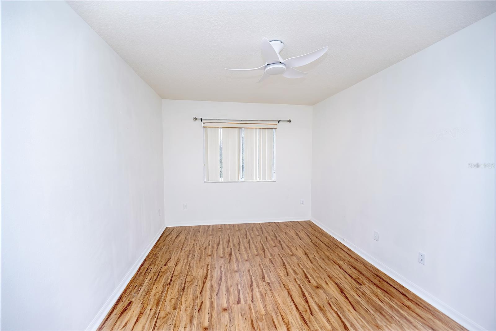 ISLAND CLUB WEST PH 02 - Residential Lease