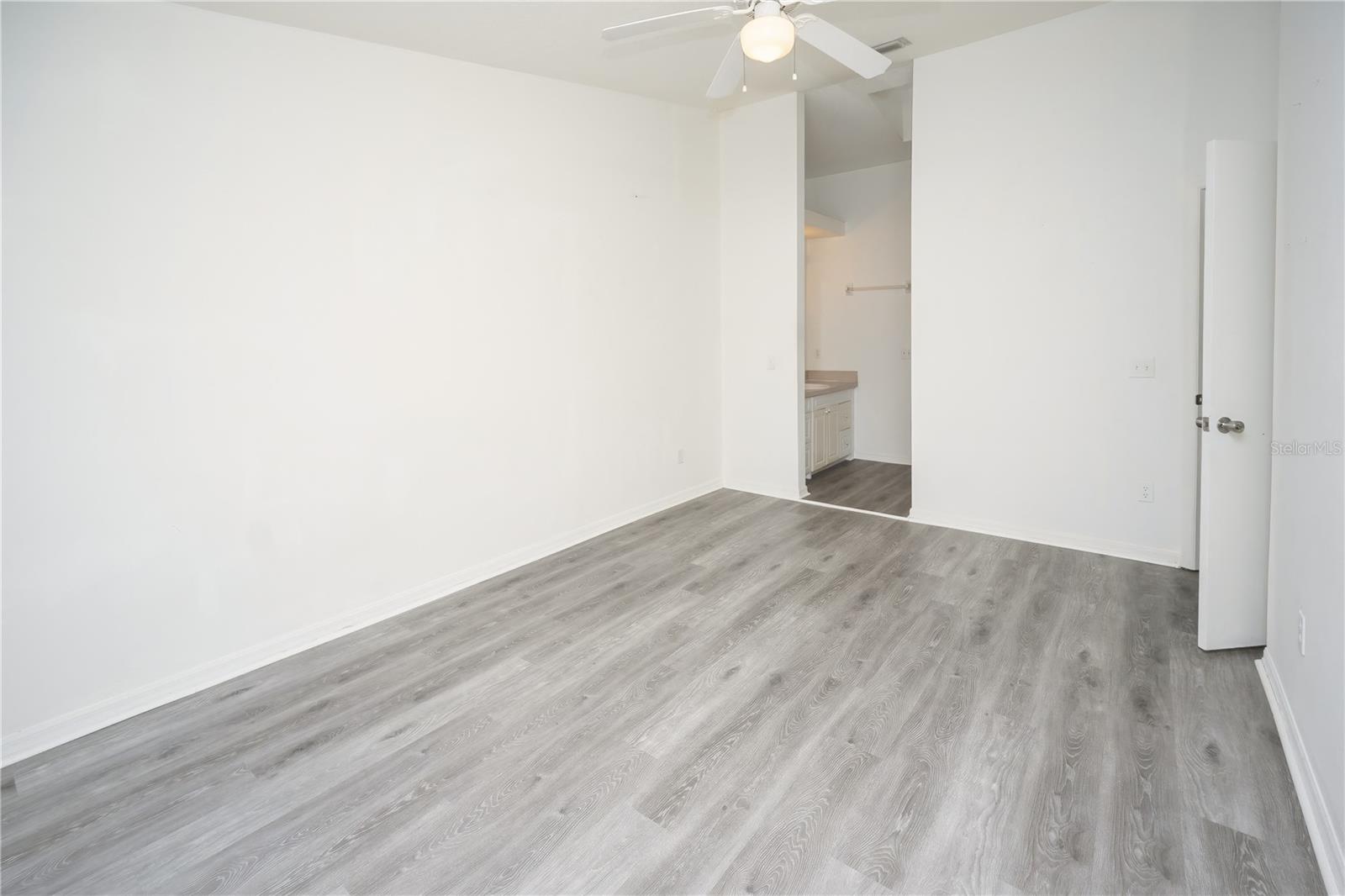 ISLAND CLUB WEST PH 02 - Residential Lease