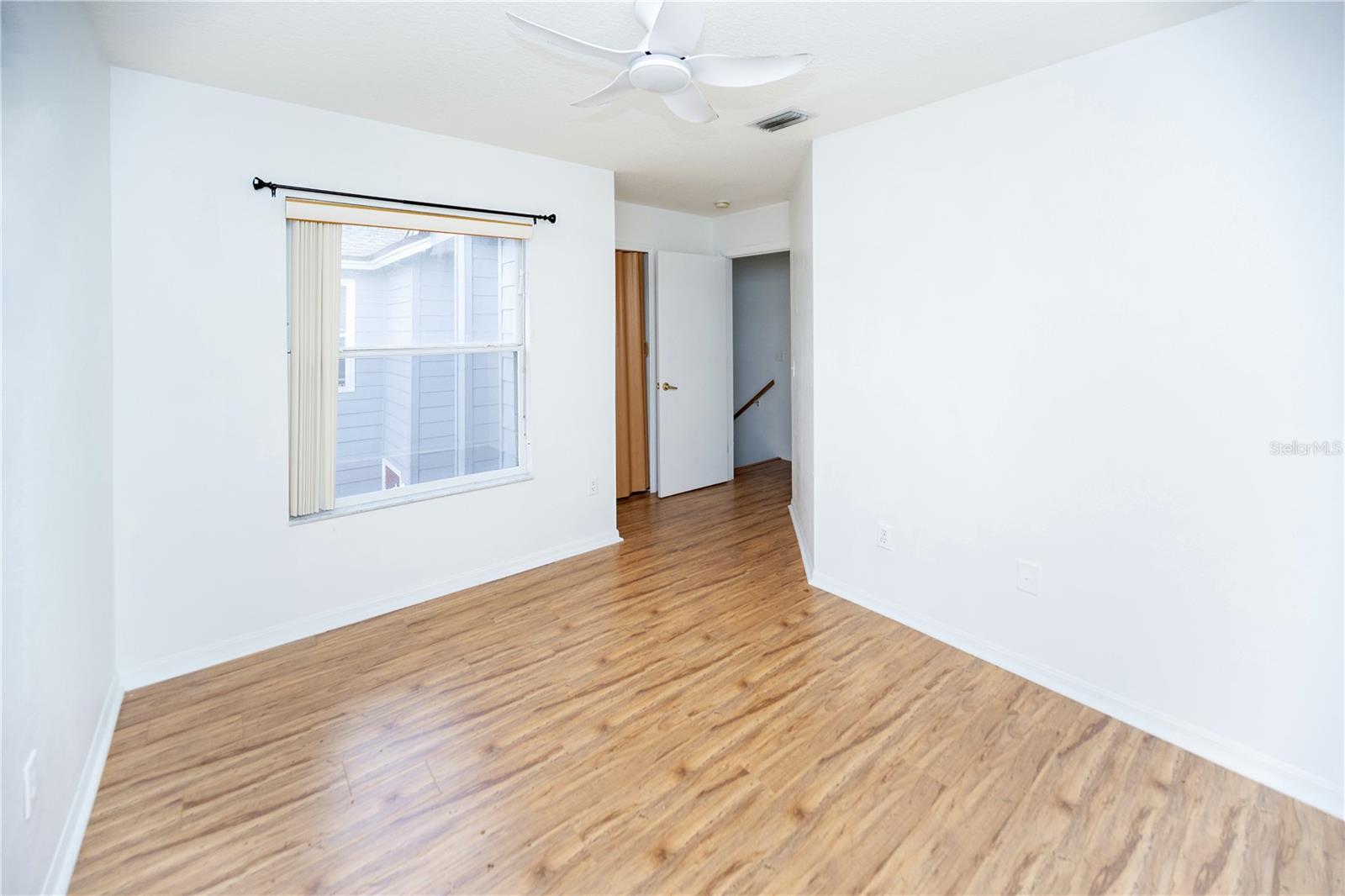 ISLAND CLUB WEST PH 02 - Residential Lease