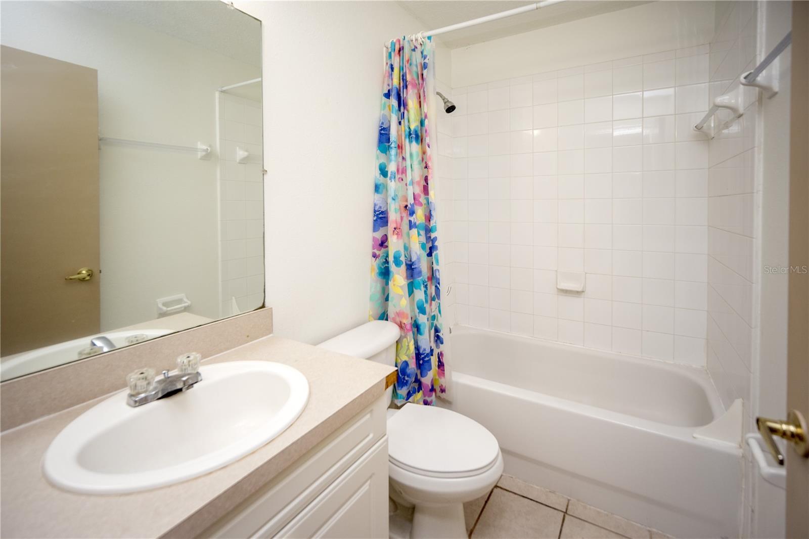 ISLAND CLUB WEST PH 02 - Residential Lease