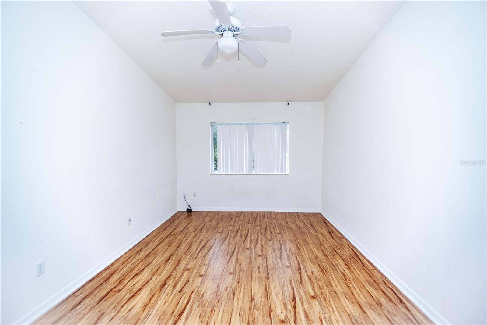 ISLAND CLUB WEST PH 02 - Residential Lease