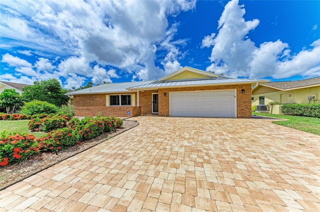 Photo of 212 68th Street NW, Bradenton, FL 34209 (MLS # A4705176)
