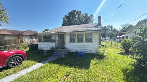 Photo of 2303 N 47th Street, Tampa, FL 33605 (MLS # TB8438507)