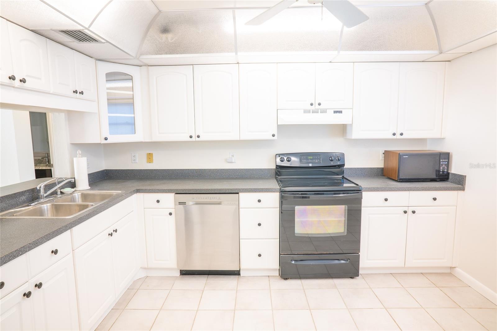 BEACH HOUSE OF PASS-A-GRILLE - Residential