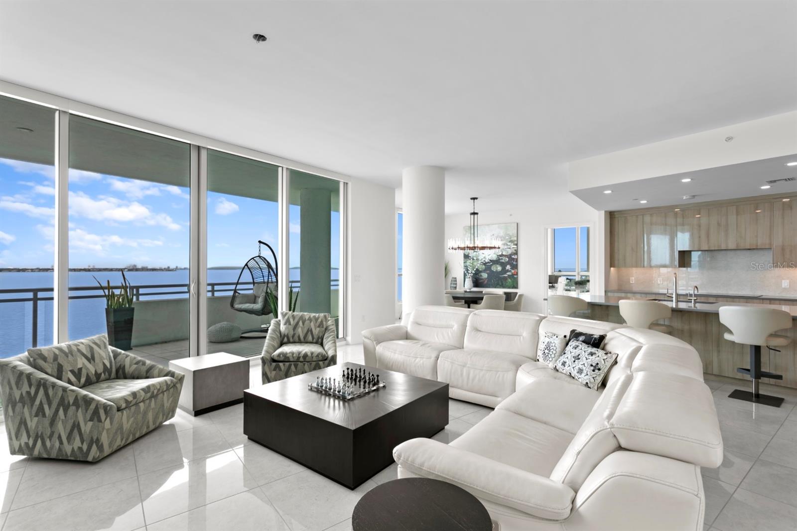 VIRAGE BAYSHORE - Residential
