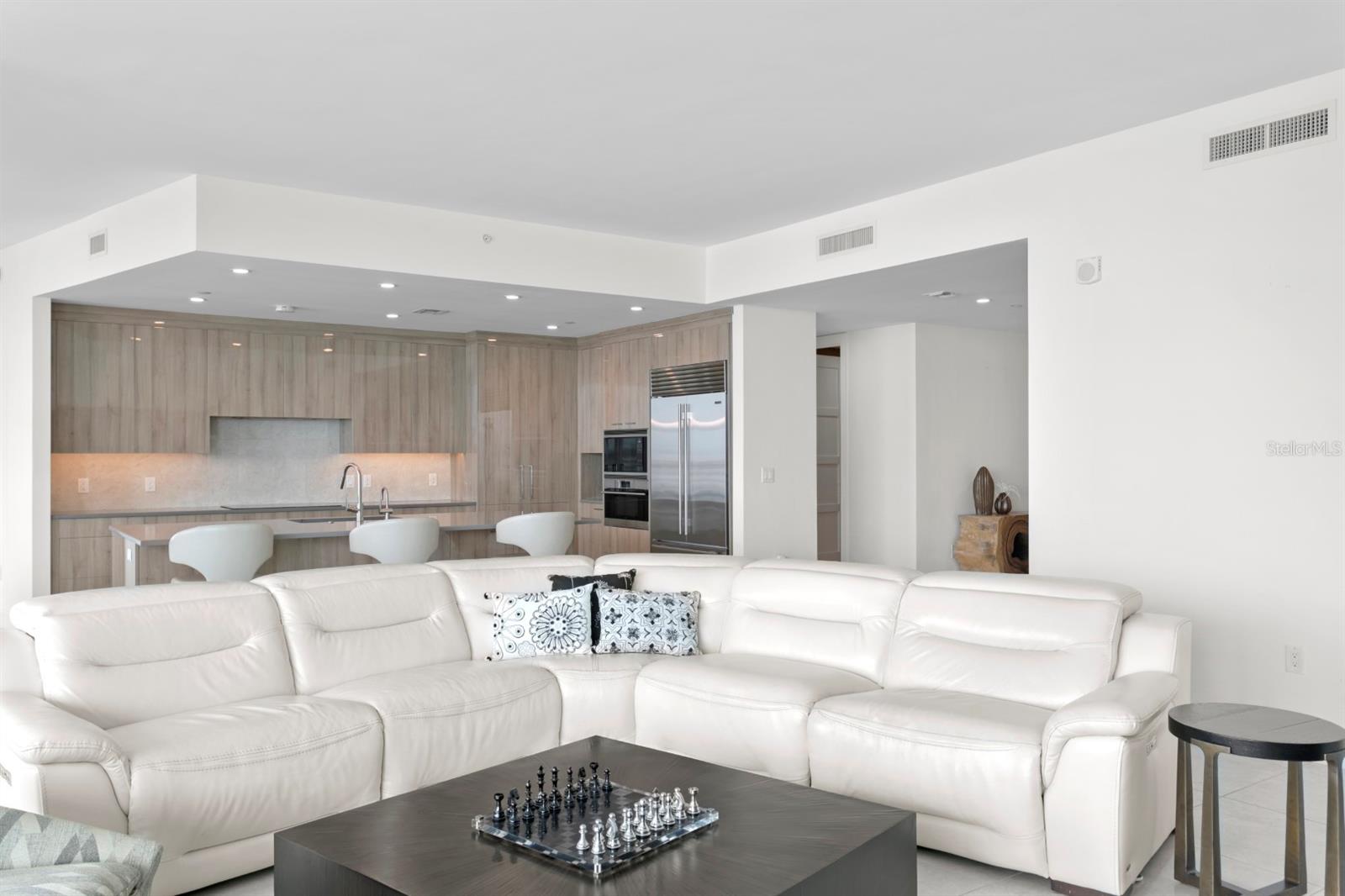 VIRAGE BAYSHORE - Residential