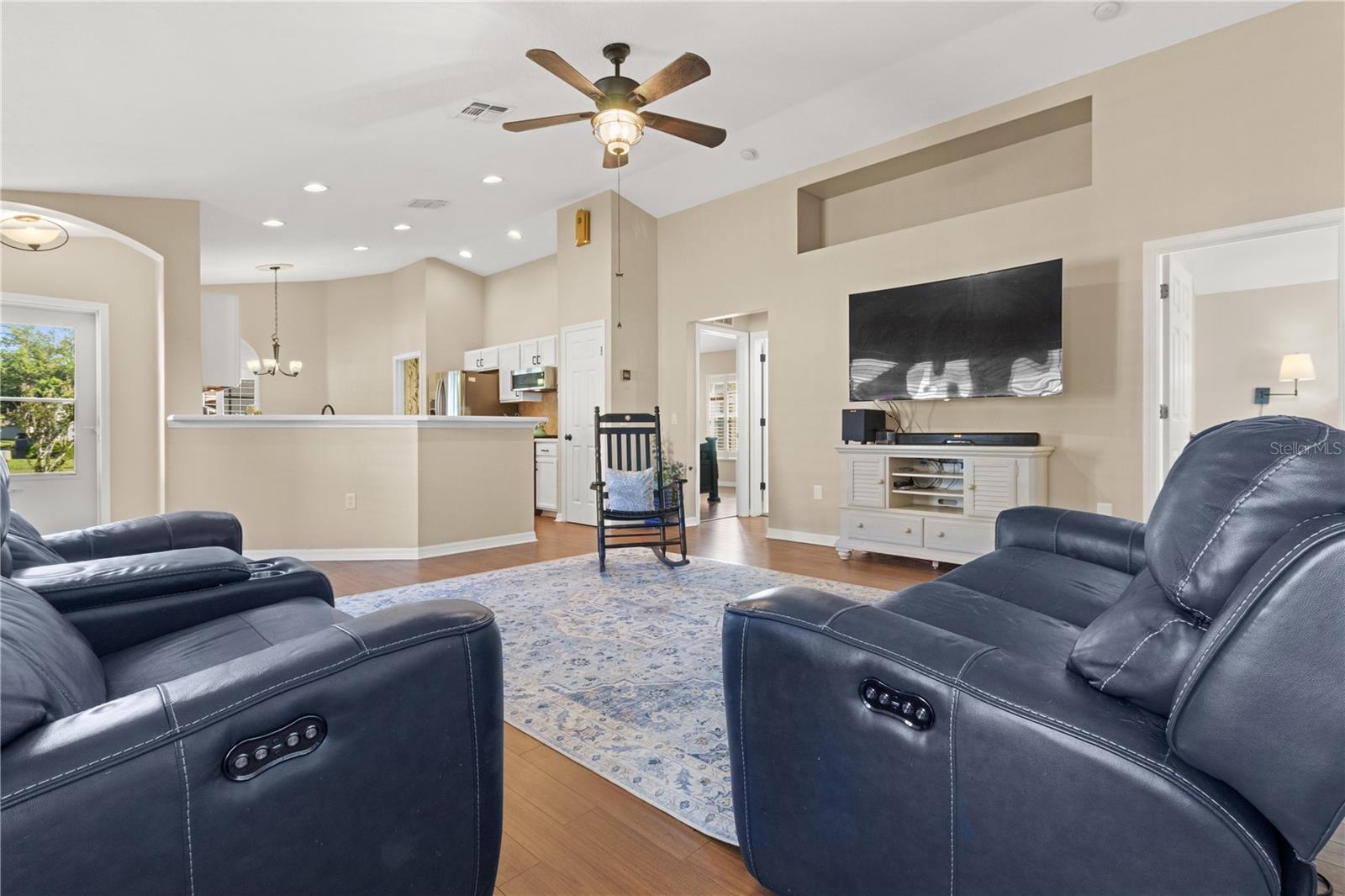 WELLINGTON AT SEVEN HILLS PH 9 - Residential