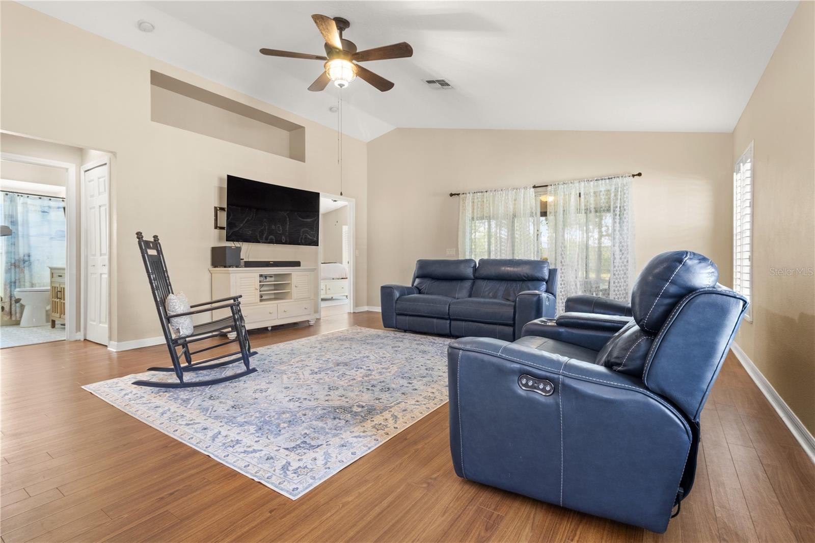 WELLINGTON AT SEVEN HILLS PH 9 - Residential