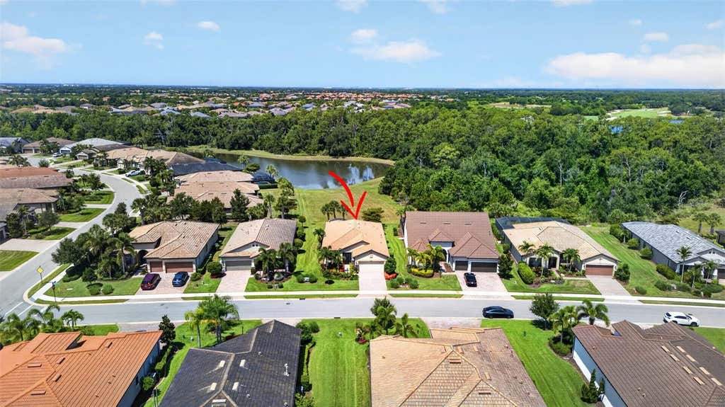 Photo of 16748 Blackwater Terrace, Bradenton, FL 34202 (MLS # A4697959)