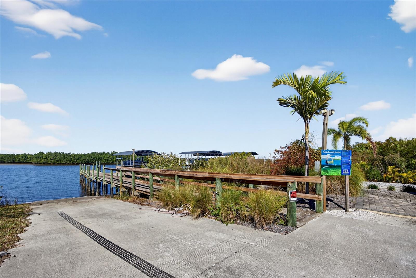 THE ESTATES ON PEACE RIVER - Residential