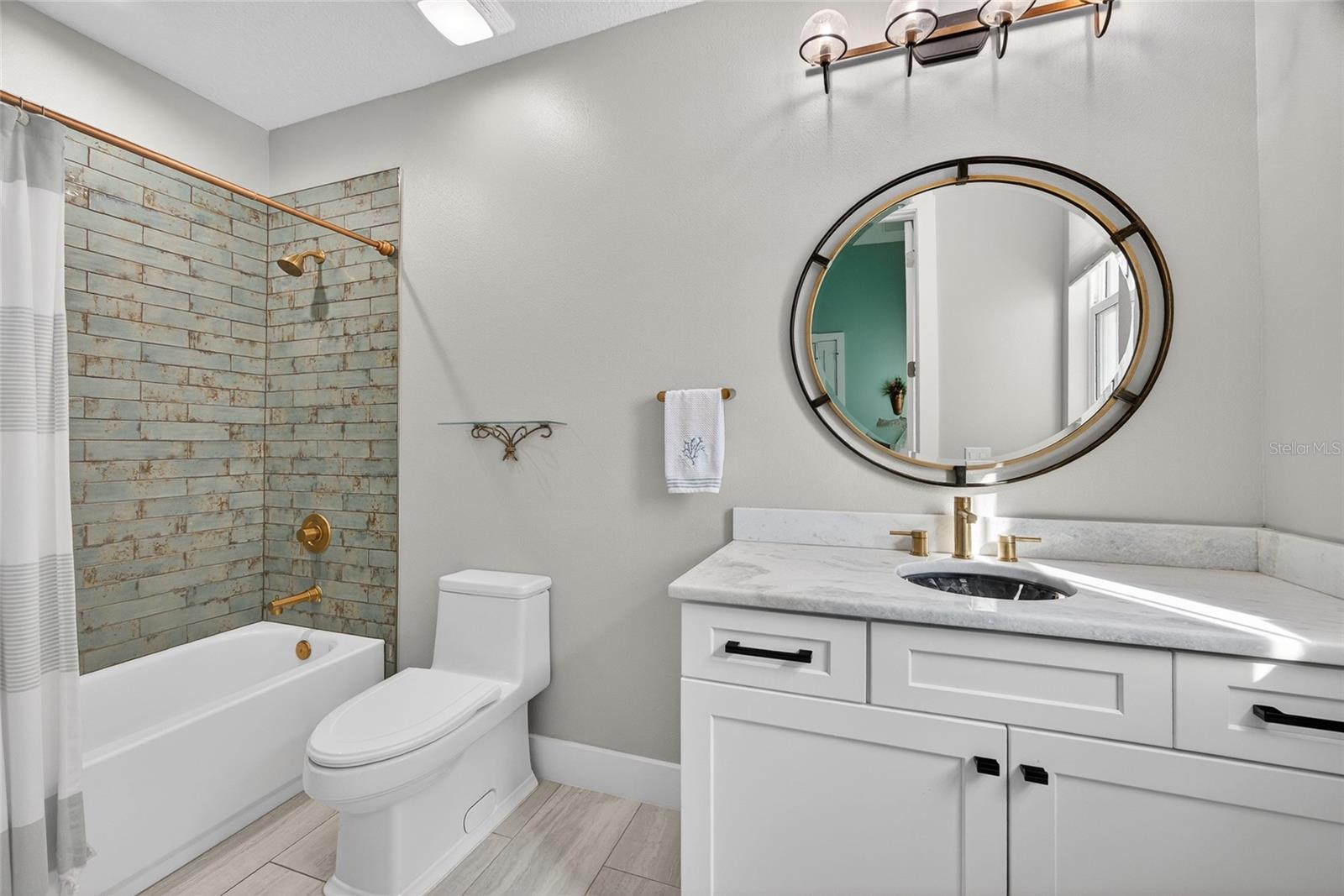 THE ESTATES ON PEACE RIVER - Residential