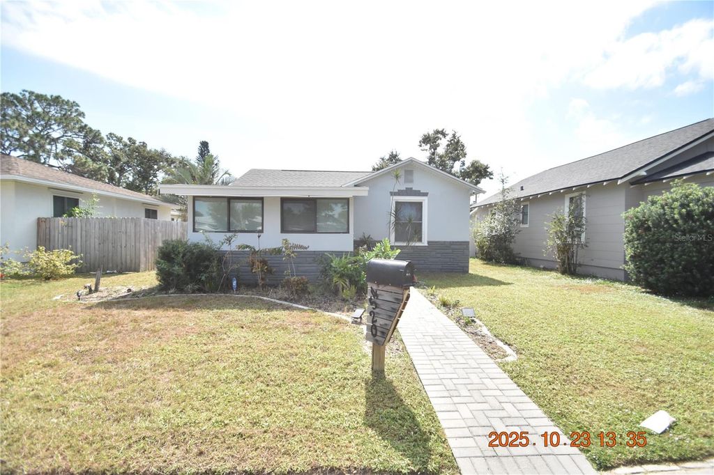 Photo of 4520 Burlington Avenue N #FRONT, St Petersburg, FL 33713 (MLS # TB8443258)