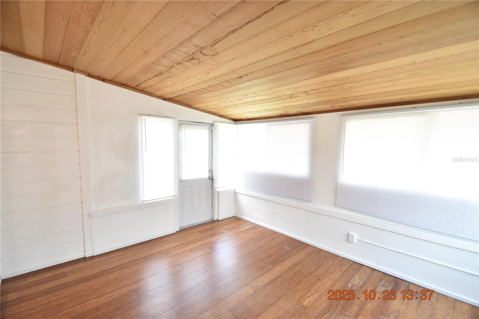 INTER BAY - Residential Lease