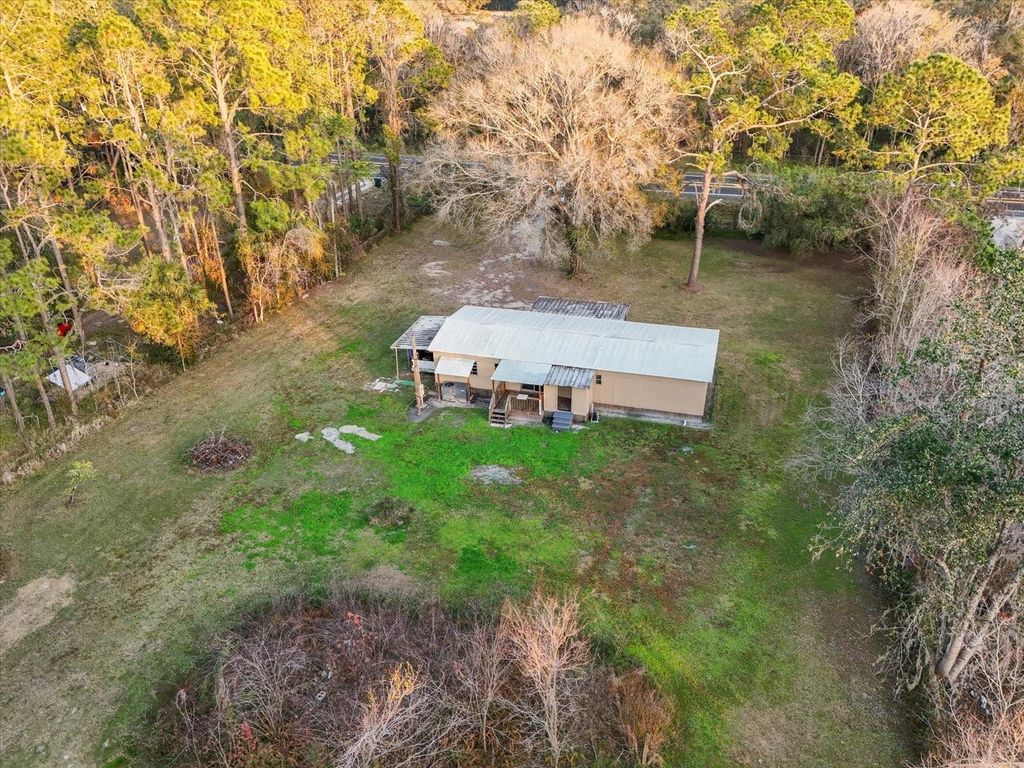 Photo of 14930 N 301 Highway, Thonotosassa, FL 33592 (MLS # TB8346022)