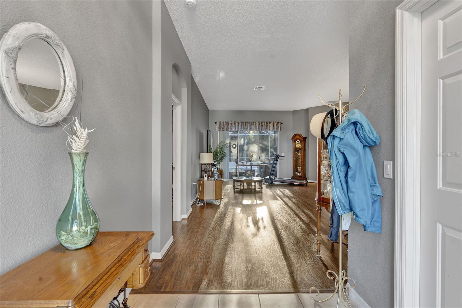 2533 WOOD POINTE DRIVE