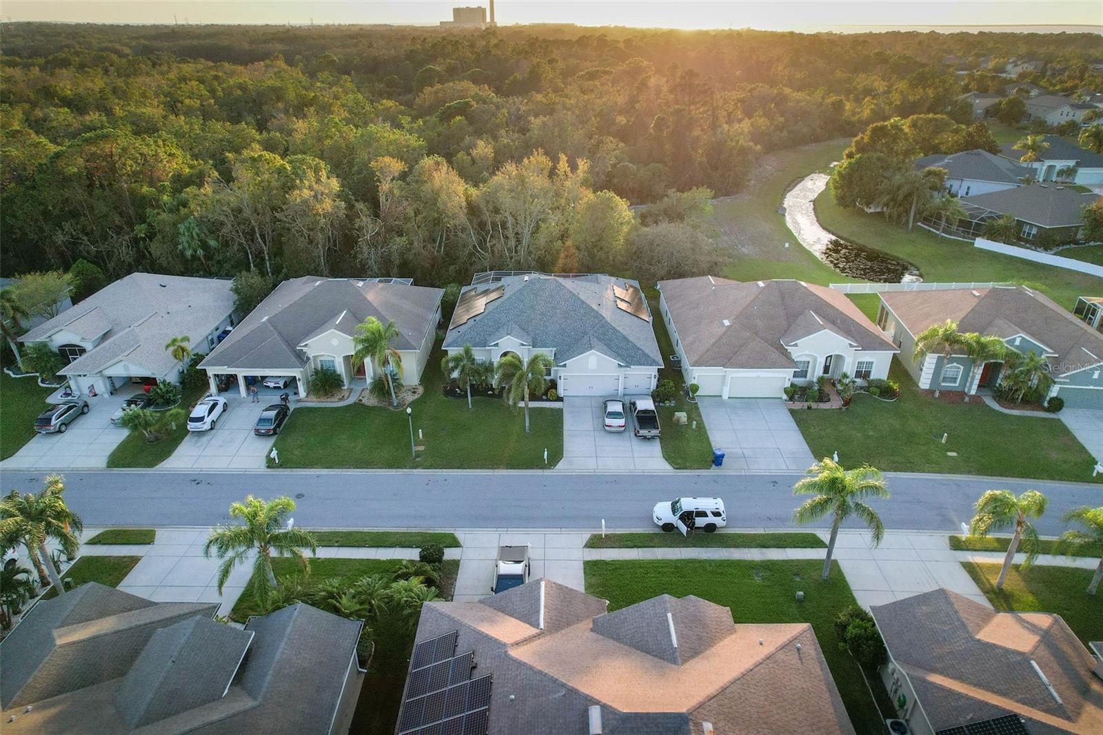 2533 WOOD POINTE DRIVE