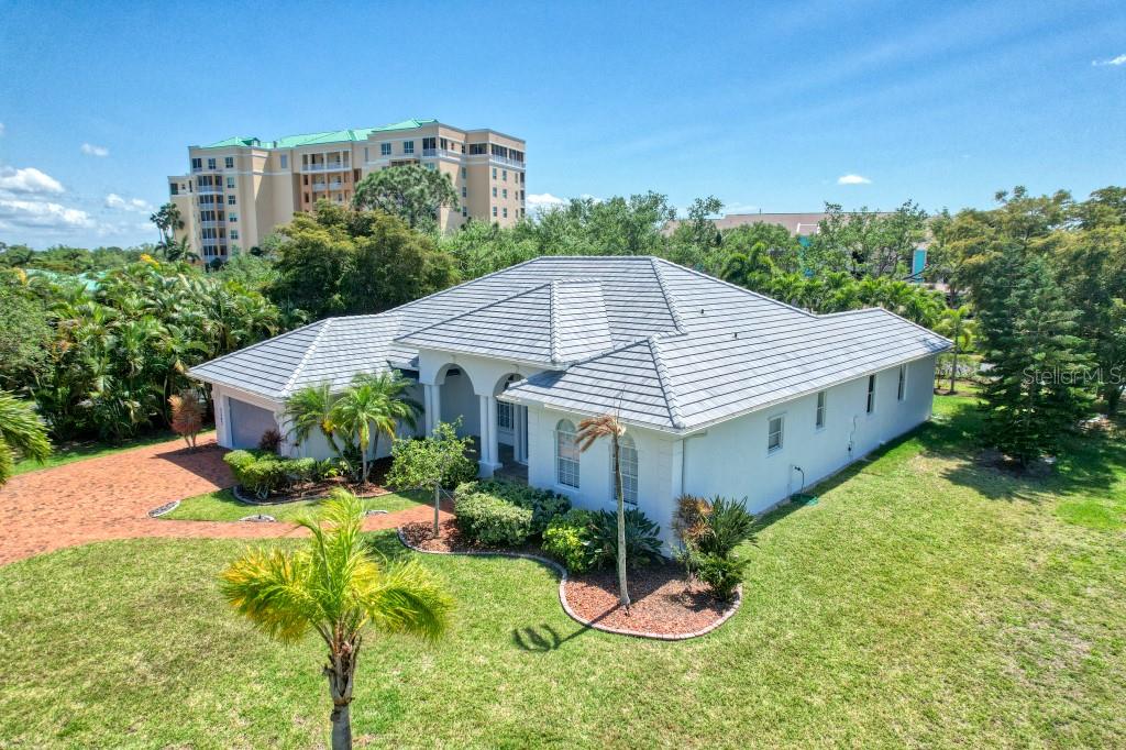 CAPTAINS QUARTERS - Residential