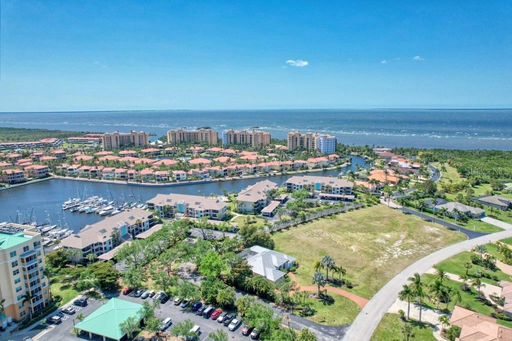 CAPTAINS QUARTERS - Residential