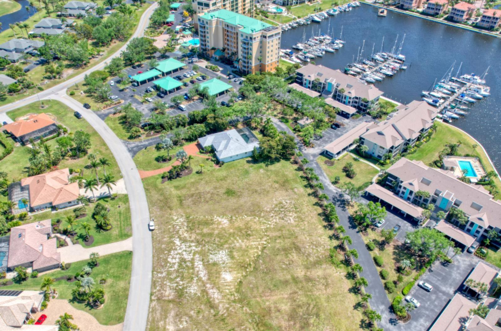 CAPTAINS QUARTERS - Residential