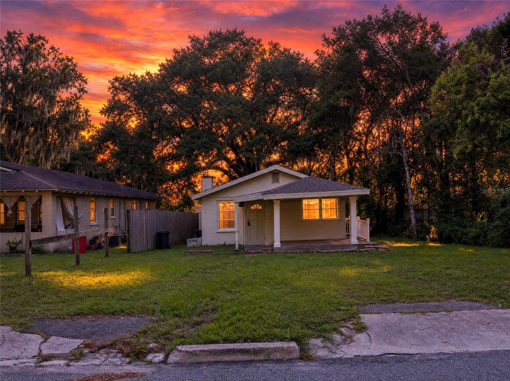 Photo of 247 N Lemon Avenue, Brooksville, FL 34601 (MLS # TB8525324)